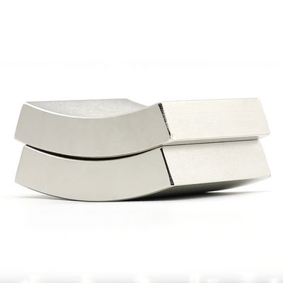 Magnete industriale Tolleranza di precisione /-0,05 mm Magnete per motore elettrico a neodimio permanente a forma di arco super forte