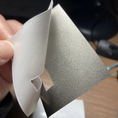 Materiale assorbente di ferrite per onde elettromagnetiche a superficie morbida per l'EMI RFID e la compatibilità con le celle