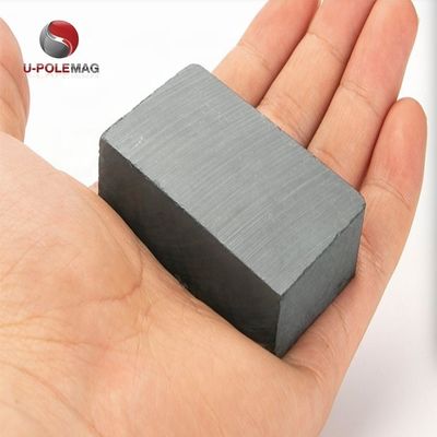 Magneti ferrite rettangolari neri personalizzabili con blocchi industriali forti e permanenti