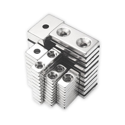 10000 Gauss N52SH Magnete a blocco forte con 2 fori anti-affondamento Materiale NdFeB al neodimio
